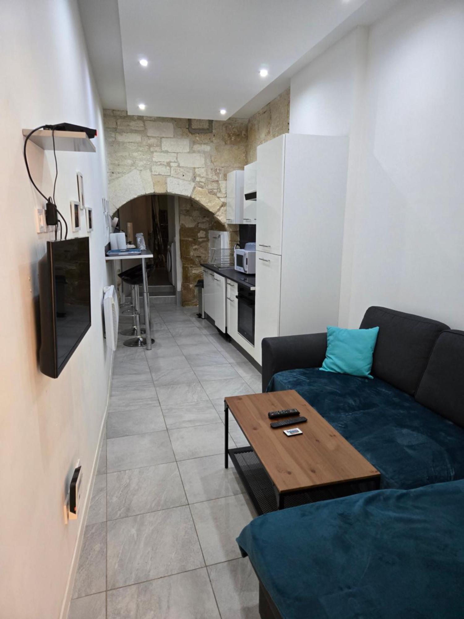 Appart 40m2 indépendant, confortable avec terasse Lunel  Extérieur photo